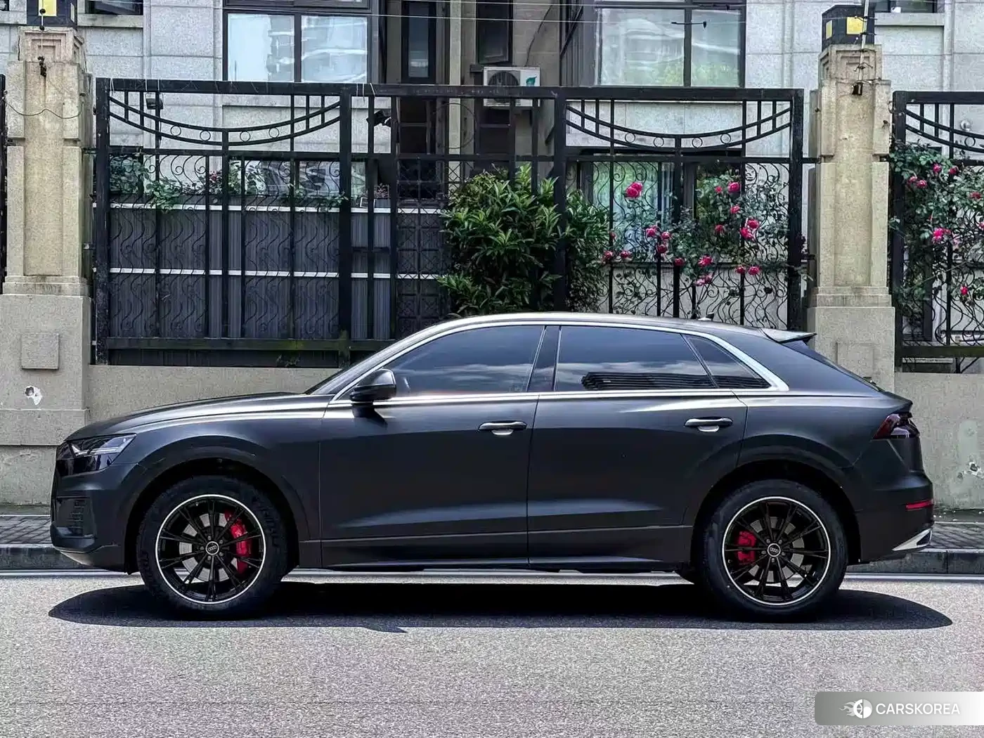 Audi Q8 2020 Черный из Китая, фото 4