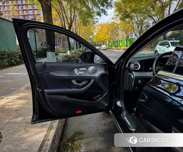 Mercedes-Benz E-class 2021 Черный из Китая, фото 4