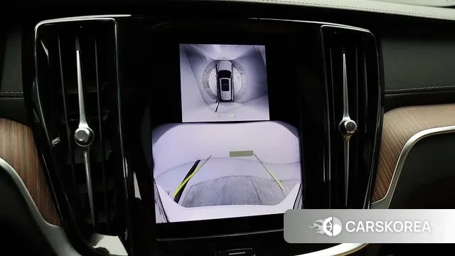 Volvo V60 Cross-Country 2nd Generation 2024 Белый из Кореи, фото 4