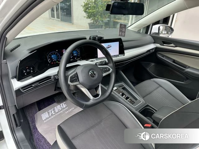 Volkswagen Golf 2023 Белый из Китая, фото 4
