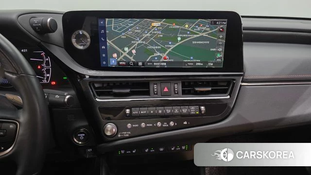 Lexus ES300h 7th generation 2022 Белый из Кореи, фото 4