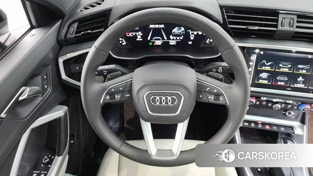 Audi Q3 (F3) 2025 Белый из Кореи, фото 4