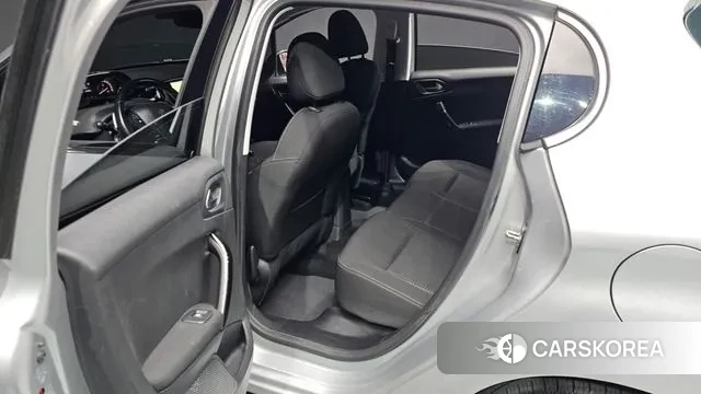 Peugeot 208 2018 Серебряный из Кореи, фото 4