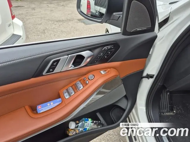 BMW X7 (G07) 2023 Белый из Кореи, фото 4