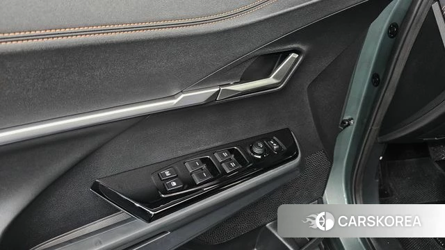 Ssangyong Torres EVX 2024 Темно-зеленый из Кореи, фото 4