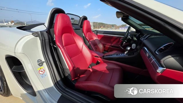 Porsche 718 Boxster 2022 Серебристо-серый из Кореи, фото 4