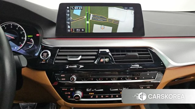BMW 5 Series (G30) 2018 Синий из Кореи, фото 4