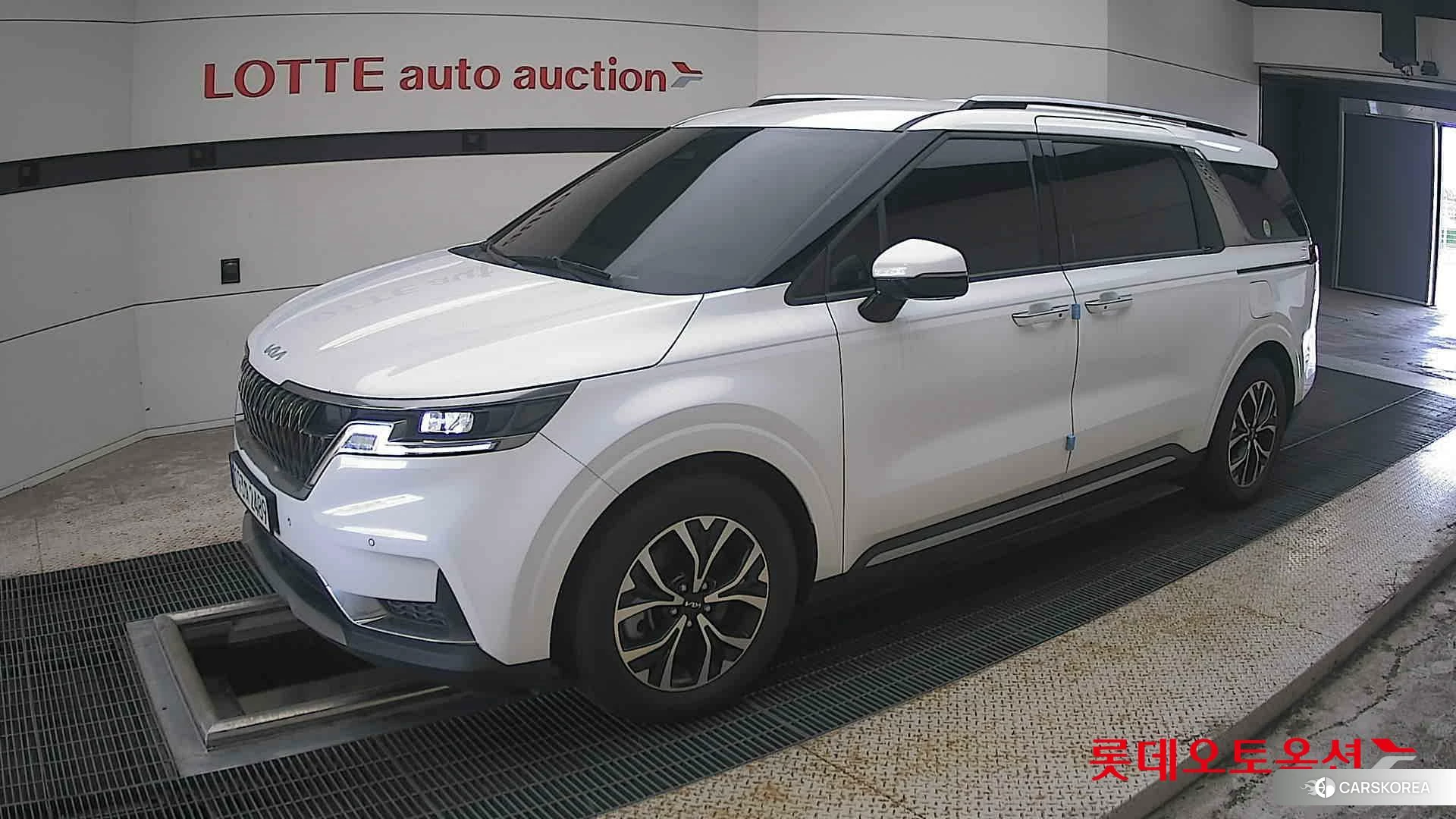 Kia Carnival 2023 Snow White Pearl (optional) из Кореи, фото 4