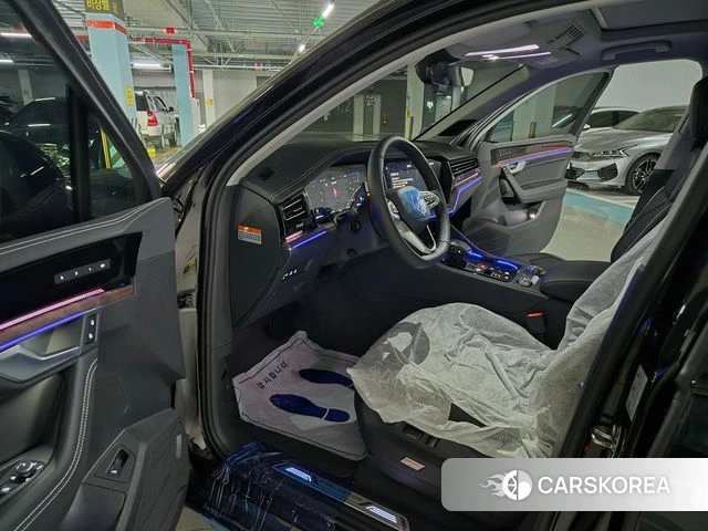 Volkswagen Touareg 3rd generation 2026 Черный из Кореи, фото 4