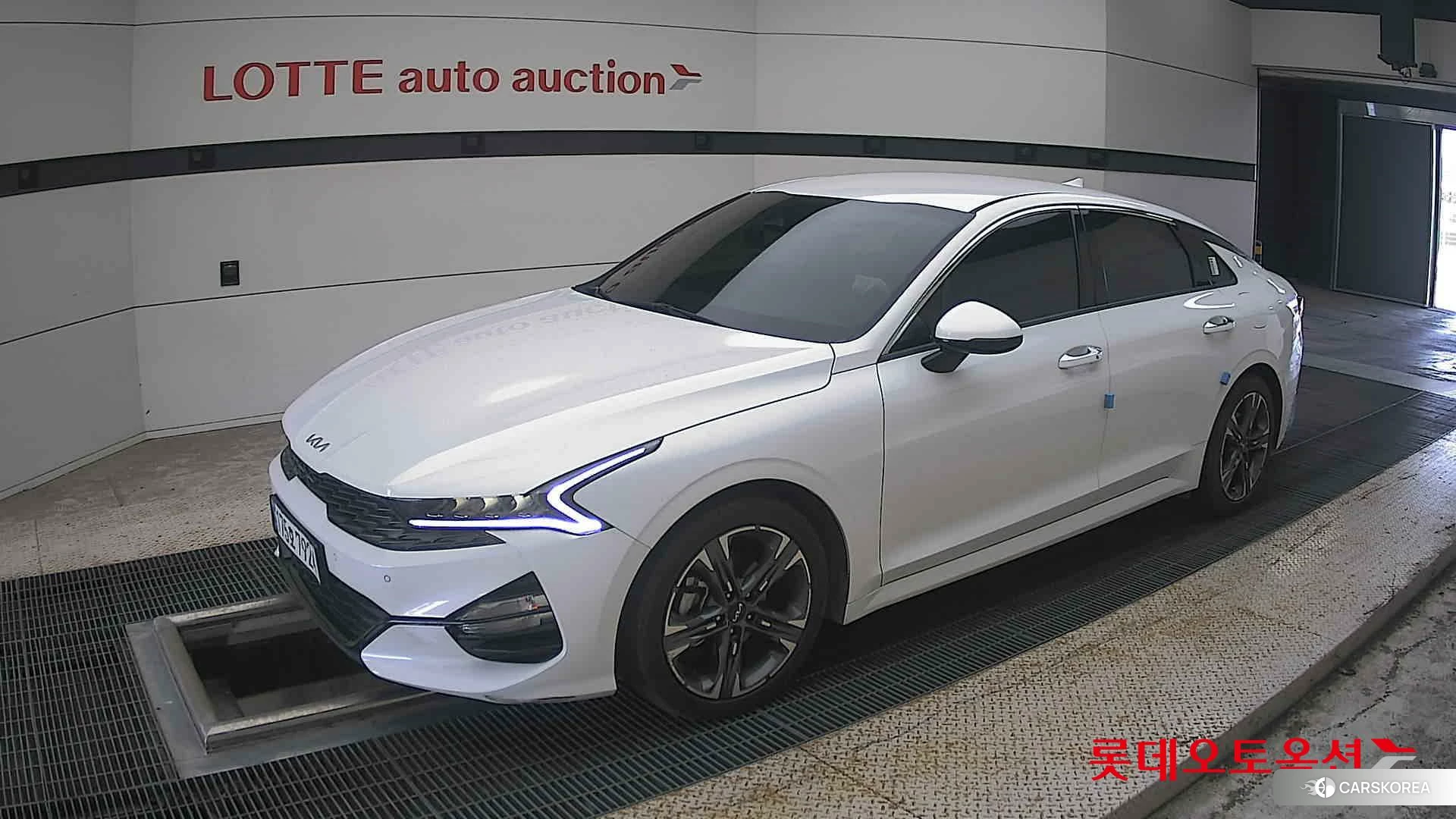 Kia K5 2023 Snow White Pearl из Кореи, фото 4