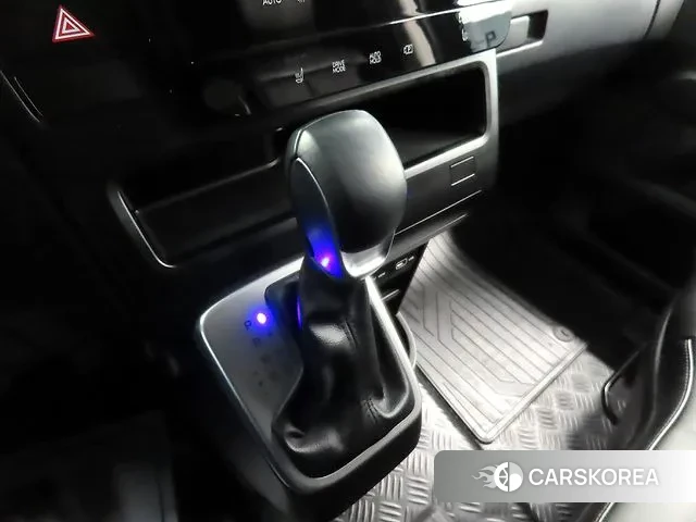 Hyundai Staria 2023 Черный из Кореи, фото 4