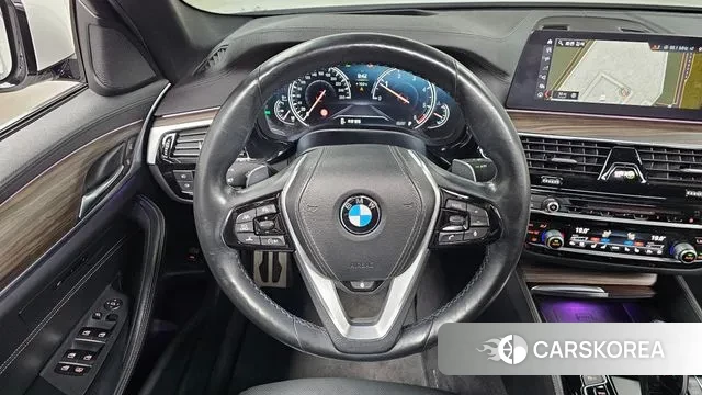 BMW 5 Series (G30) 2018 Белый из Кореи, фото 4