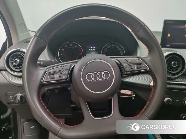 Audi Q2L 2024 Темно-серый из Китая, фото 4