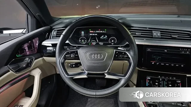 Audi e-Tron 2022 Белый из Кореи, фото 4
