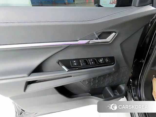 Ssangyong Torres 2024 Черный из Кореи, фото 4