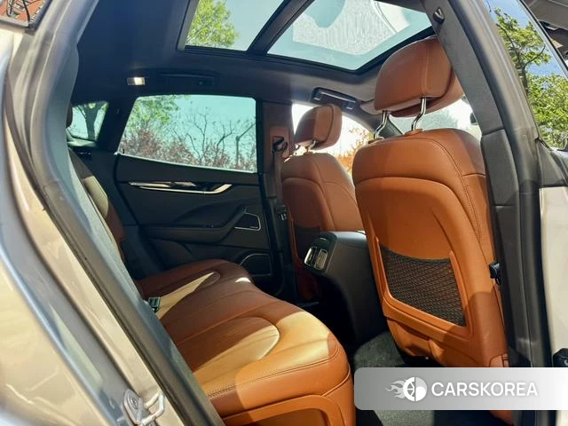 Maserati Levante 2019 Серебристо-серый из Китая, фото 4