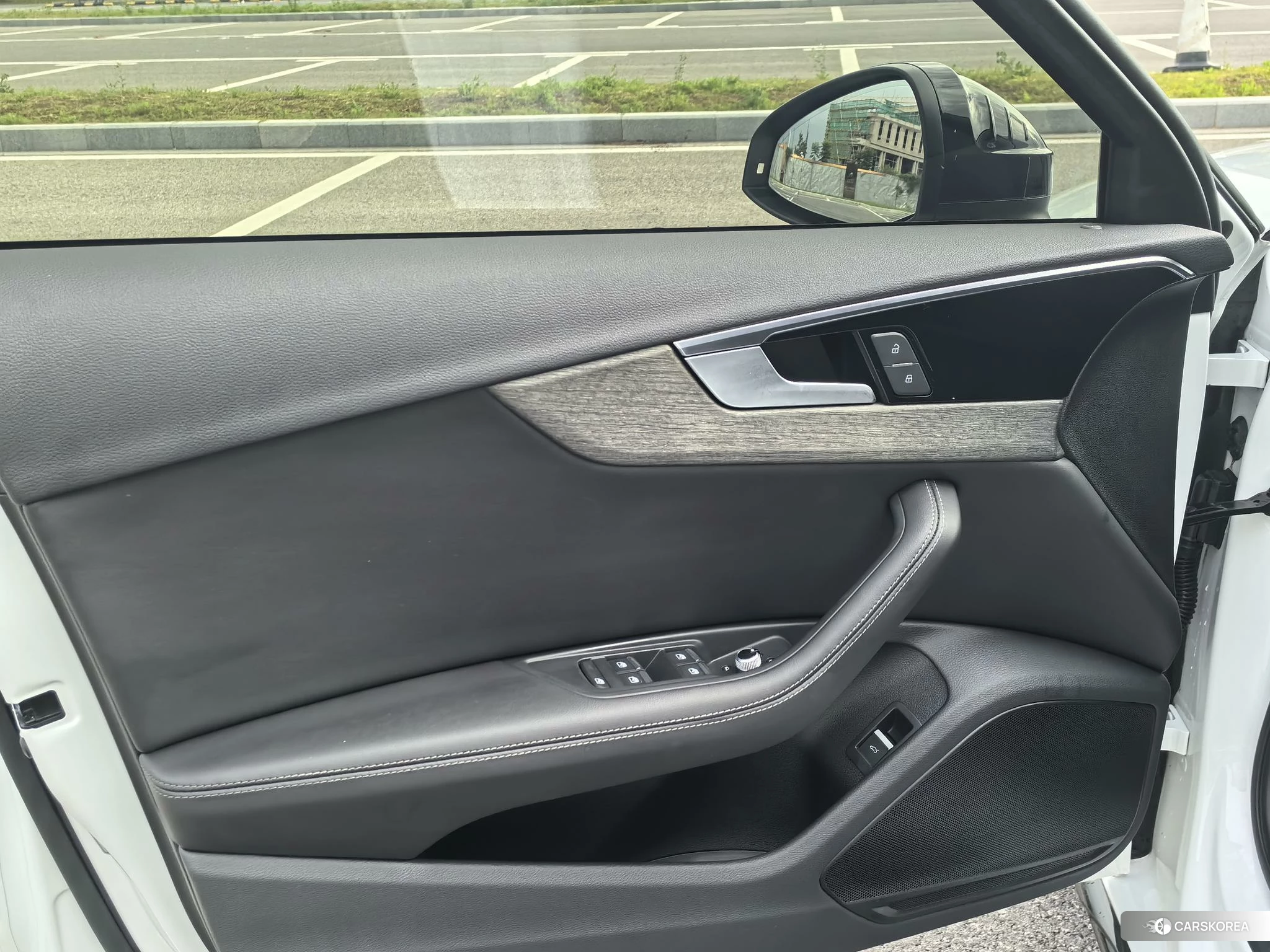 Audi A4L 2023 Белый из Китая, фото 4