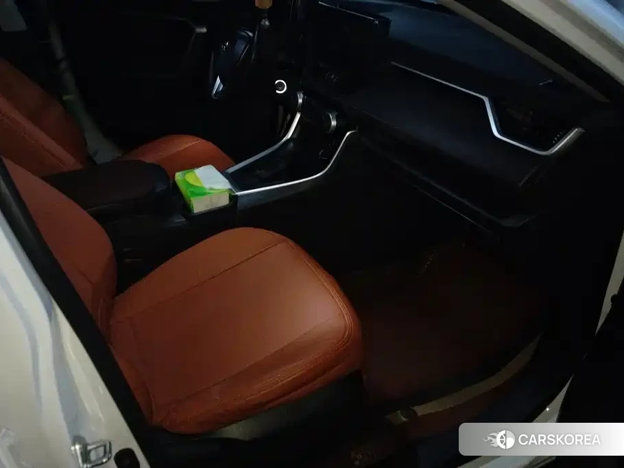 Toyota RAV4 2023 Белый из Китая, фото 4
