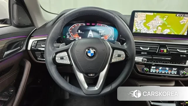 BMW 5 Series (G30) 2023 Белый из Кореи, фото 4