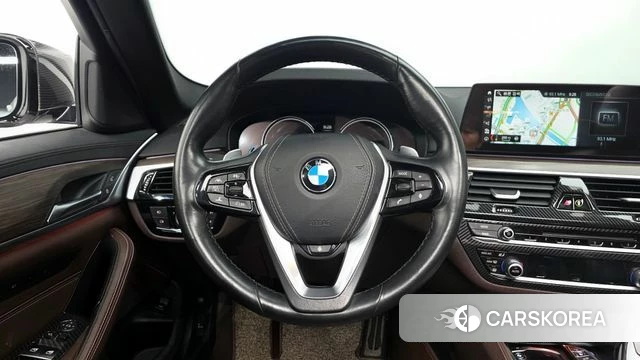 BMW 5 Series (G30) 2018 Белый из Кореи, фото 4