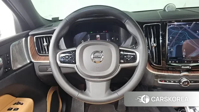 Volvo XC60 second Generation 2022 Белый из Кореи, фото 4