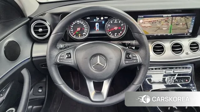 Mercedes-Benz E-Class W213 2018 Белый из Кореи, фото 4