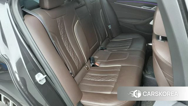 BMW 5 Series (G30) 2021 Черный из Кореи, фото 4