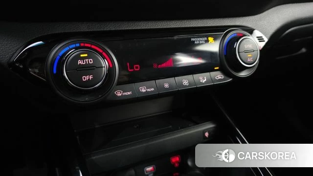 Kia The New K3 2nd generation 2021 Белый из Кореи, фото 4