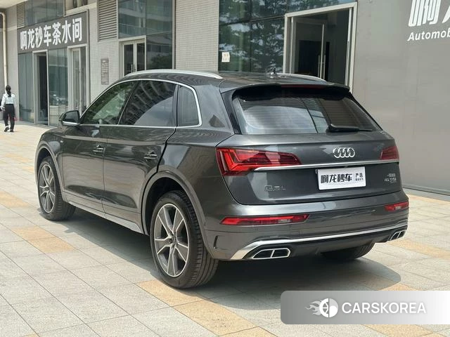Audi Q5L 2021 Серебристо-серый из Китая, фото 4