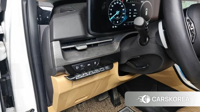 Kia Carnival 4th generation 2023 Белый из Кореи, фото 4