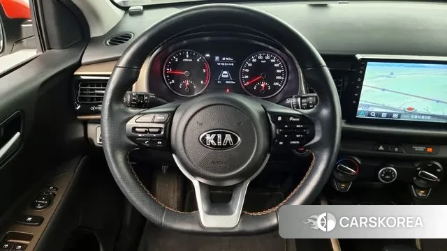 Kia Stonic 2018 Белый из Кореи, фото 4