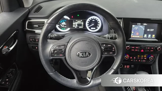 Kia Niro 2018 Белый из Кореи, фото 4