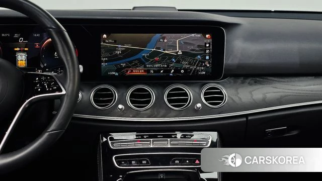 Mercedes-Benz E-Class W213 2023 Черный из Кореи, фото 4
