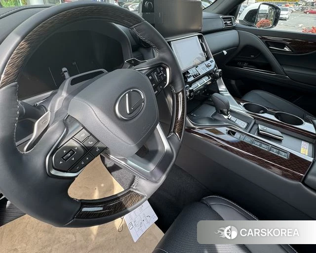 Lexus LX 2025 Белый из Китая, фото 4