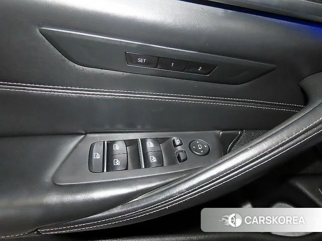 BMW 5 Series (G30) 2018 Черный из Кореи, фото 4