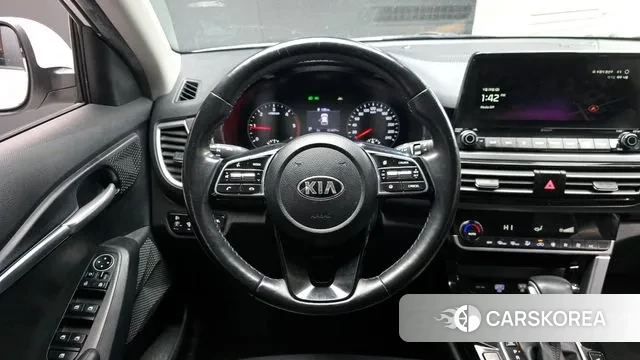 Kia Seltos 2021 Белый из Кореи, фото 4