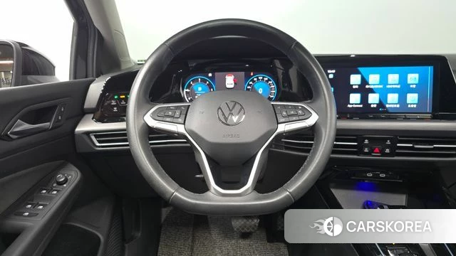 Volkswagen Golf 8th Generation 2024 Черный из Кореи, фото 4