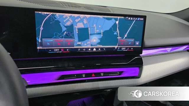 BMW 5 Series (G60) 2026 Серебристо-серый из Кореи, фото 4