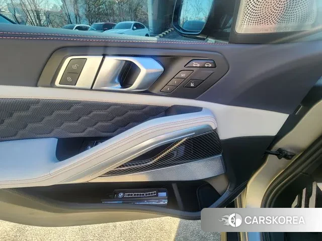 BMW X6M (G06) 2021 Цвет галактики из Кореи, фото 4