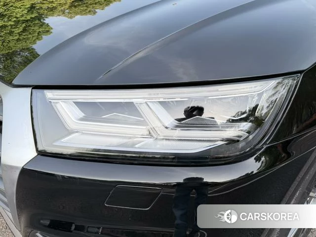 Audi Q5L 2020 Черный из Китая, фото 4
