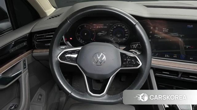 Volkswagen Touareg 3rd generation 2023 Черный из Кореи, фото 4