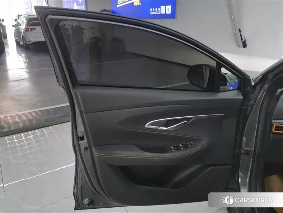 Chang'an Changan UNI-T 2022 Silver/gray из Китая, фото 4