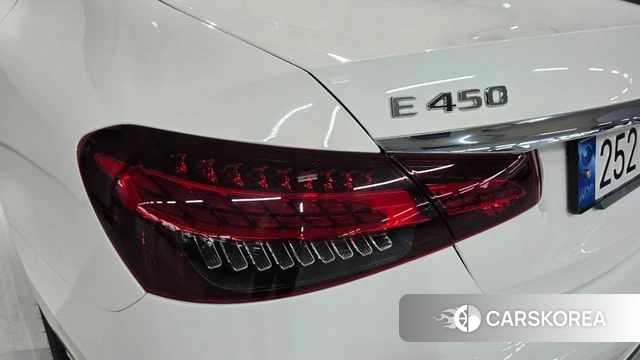 Mercedes-Benz E-Class W213 2022 Белый из Кореи, фото 4