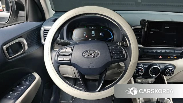 Hyundai Venue 2024 Серебристо-серый из Кореи, фото 4