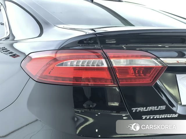 Ford Taurus 2019 Черный из Китая, фото 4