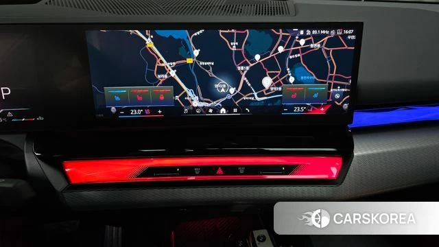 BMW 5 Series (G60) 2025 Белый из Кореи, фото 4