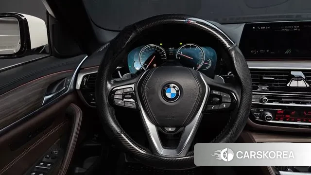 BMW 5 Series (G30) 2018 Белый из Кореи, фото 4