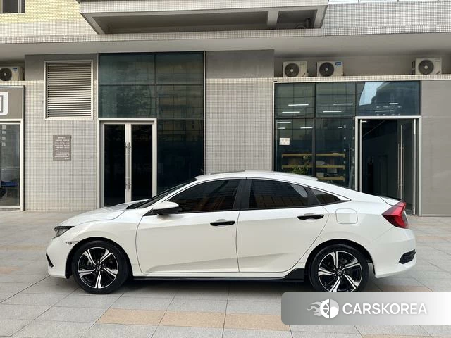 Honda Civic 2022 Белый из Китая, фото 4