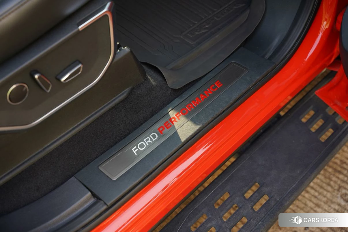 Ford F-150 Raptor 2023 Оранжевый из Китая, фото 4