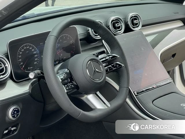 Mercedes-Benz Class C 2025 Белый из Китая, фото 4